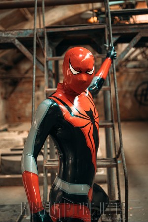 Male Zipperless Neck Entry 'Spidey' Latex Catsuit